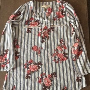 Long sleeve floral print flowy shirt